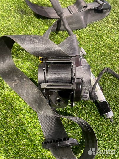 Ремень безопасности передний левый Ford Mustang