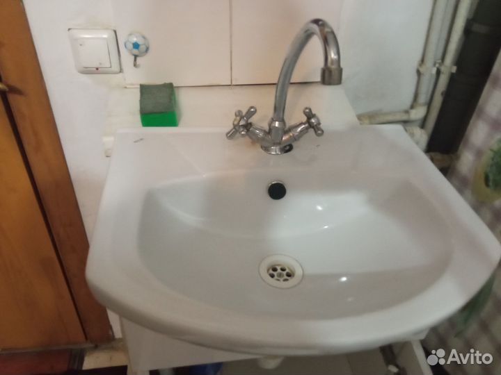 Раковина с тумбой бу в ванную комнату
