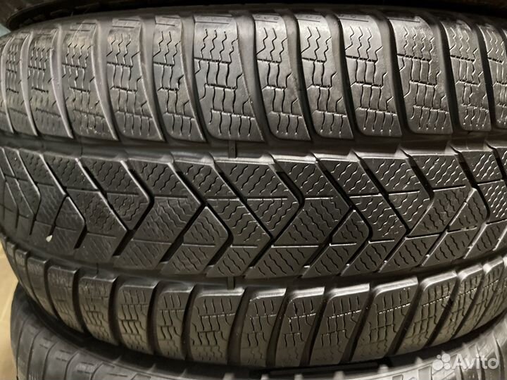 Pirelli Winter Sottozero 3 275/40 R18 103V