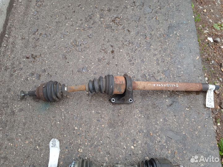 Привод правый volvo s40 МКПП 2.4 2007год