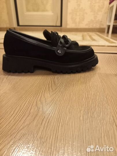 Лоферы женские