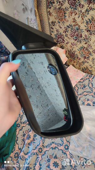 Автомобильное зеркало заднего вида