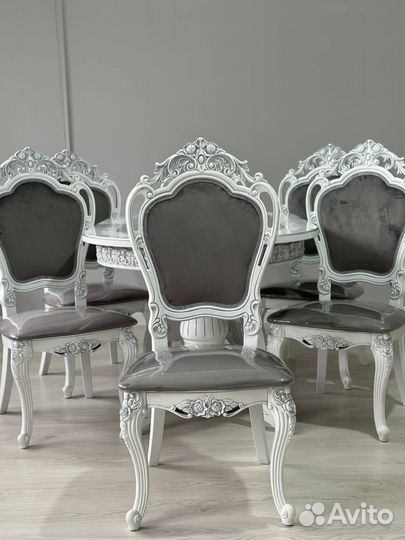 Стол со стулом