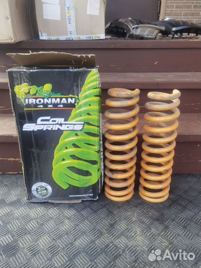 Продам пружины на ленд крузер 200