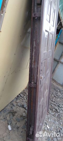 Дверь входная металлическая новая