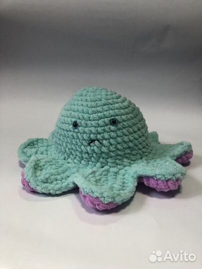 Вязаная игрушка Осьминожка перевертыш амигуруми
