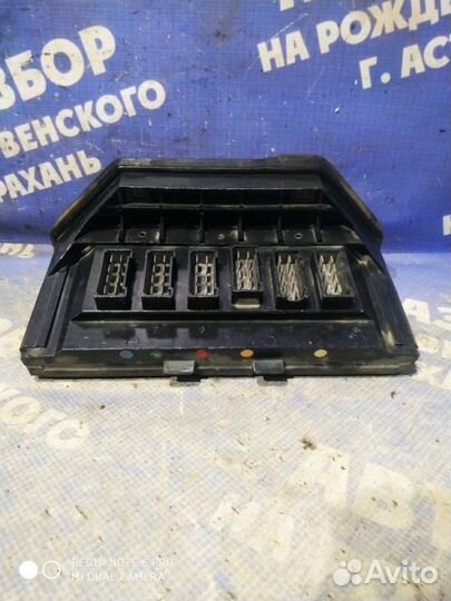 Блок предохранителей Ваз Лада 2104 универсал 2106