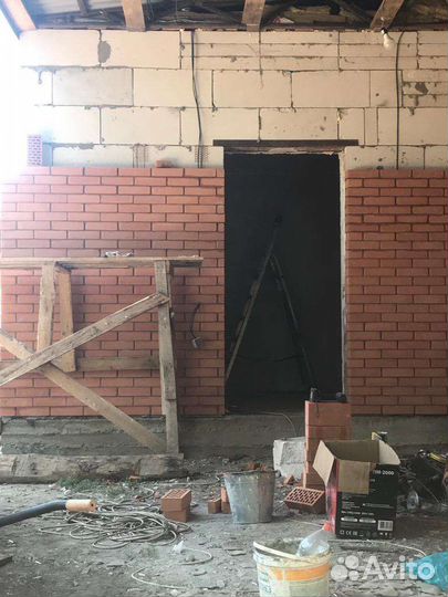 Бригада строителей