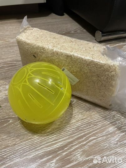 Шарик для хомяка и опилки