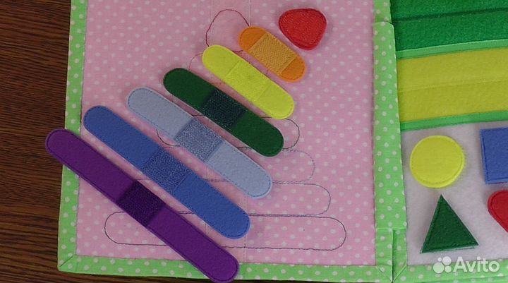 Развивающая книжка из фетра и ткани
