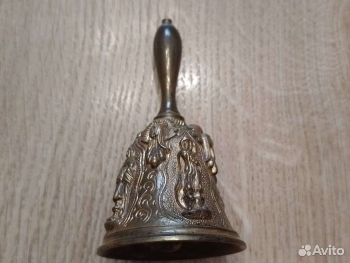 Бронзовый колокольчик