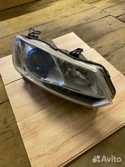 Фара правая ксенон Zotye T600