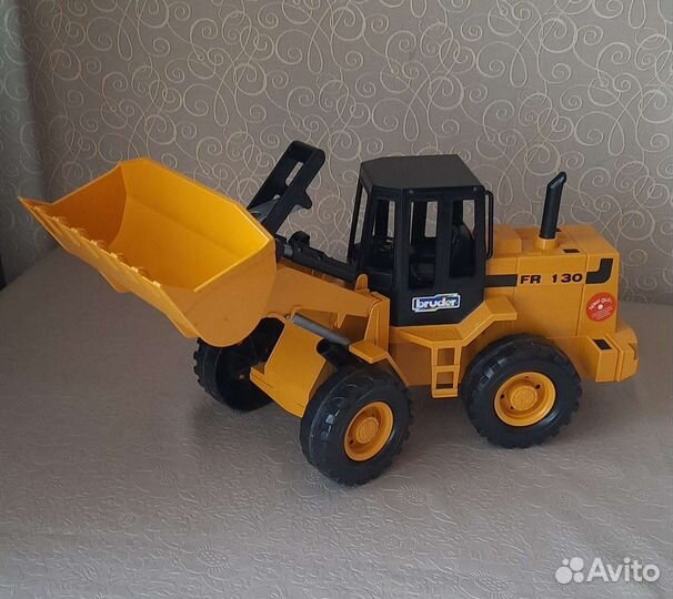 Бульдозер Bruder колёсный FR 130