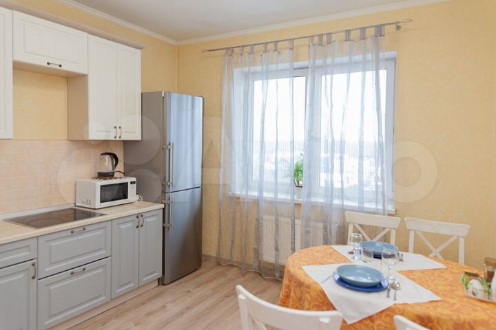 2-к. квартира, 56 м², 10/17 эт.