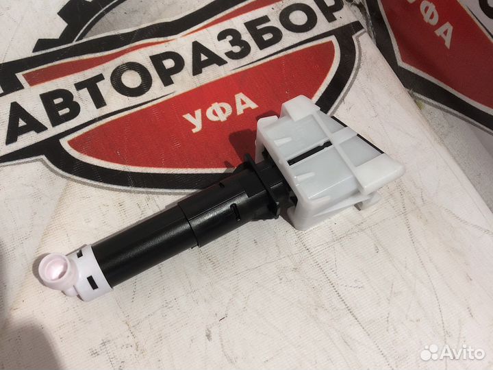 Форс омывателя фар левая новая mazda 3 BL 11-13