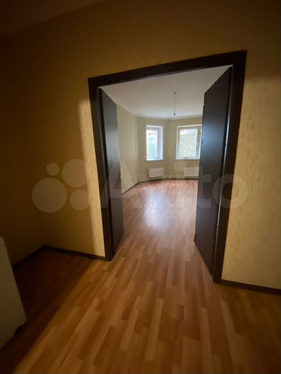 3-к. квартира, 95 м², 1/15 эт.