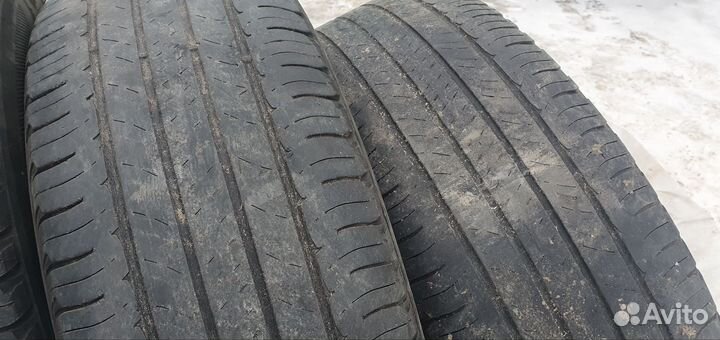 Michelin Latitude Tour HP 215/70 R16