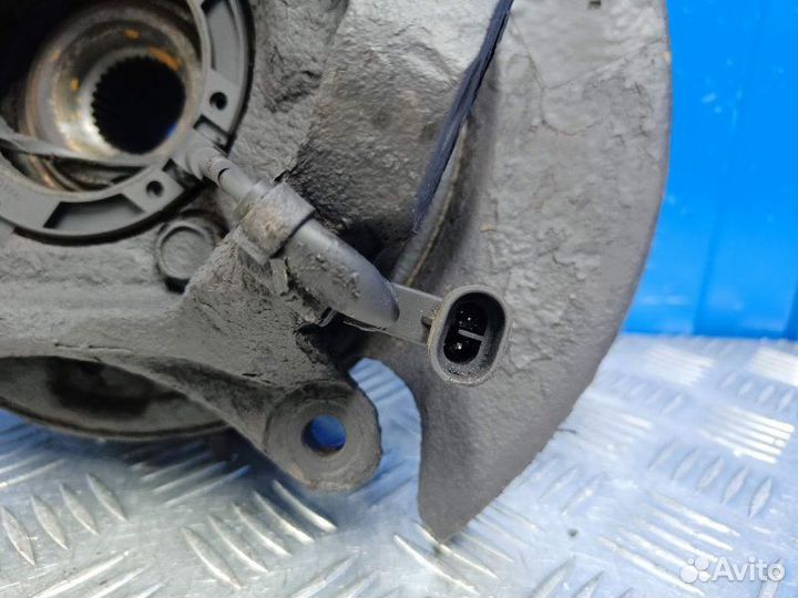 Кулак задний правый Kia Sorento 2 XM 2.2 D4HB 2009