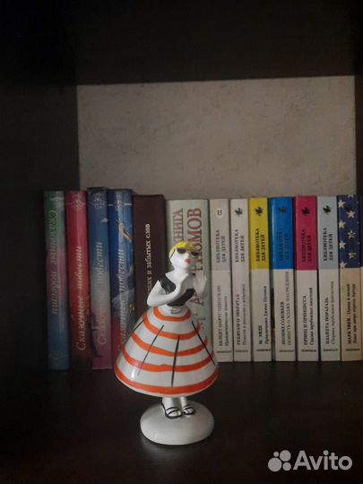 Фарфоровая статуэтка-качалка времен СССР Сплетница