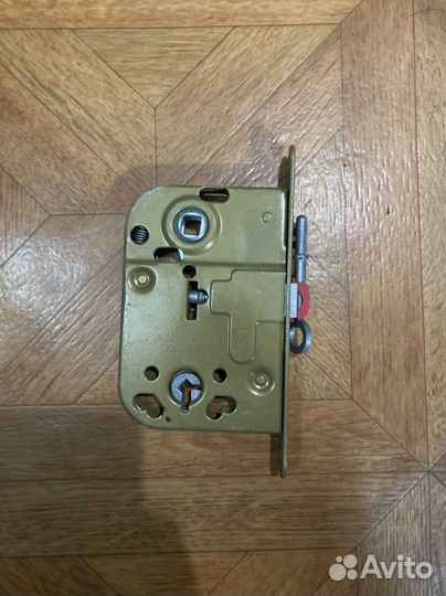 Дверной замок (межкомнатный)