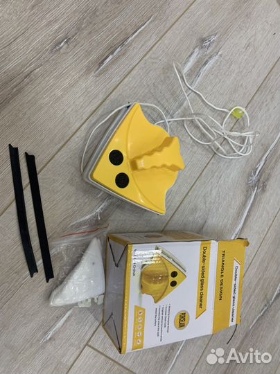 Магнитная щетка для двухстороннего мытья окон