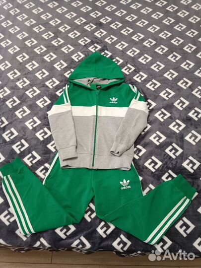 Спортивный костюм adidas для мальчика 122