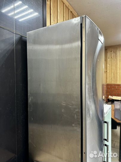 Холодильник двухдверный Siemens