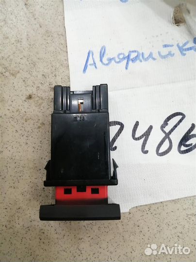 Кнопка аварийной сигнализации Hyundai ix35 2010-2