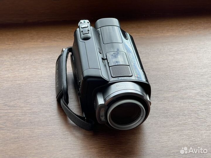 Видеокамера Sony HDR-SR7 60GB