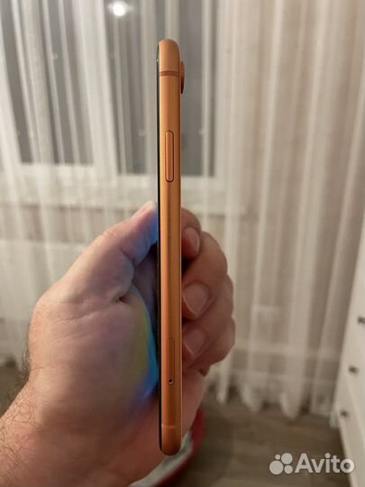 Телефон iPhone XR 64 GB