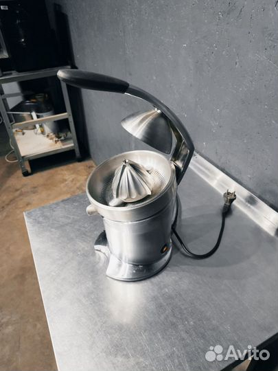 Соковыжималка для цитрусовых Bork Z800