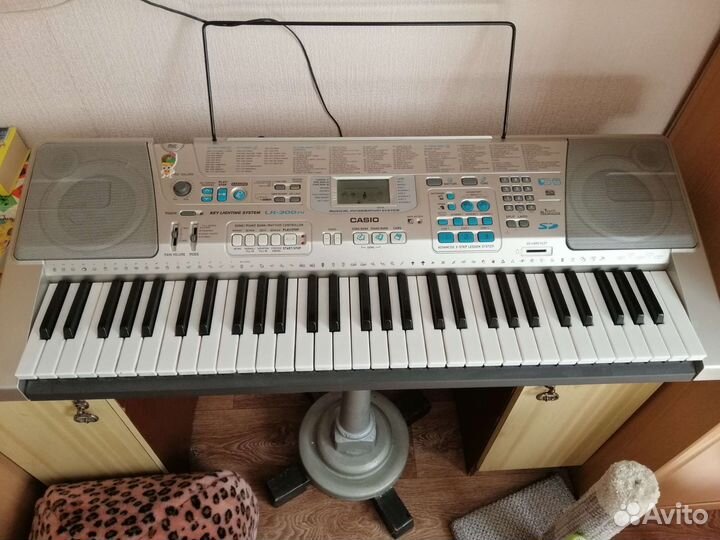 Синтезатор casio lk 300-tv