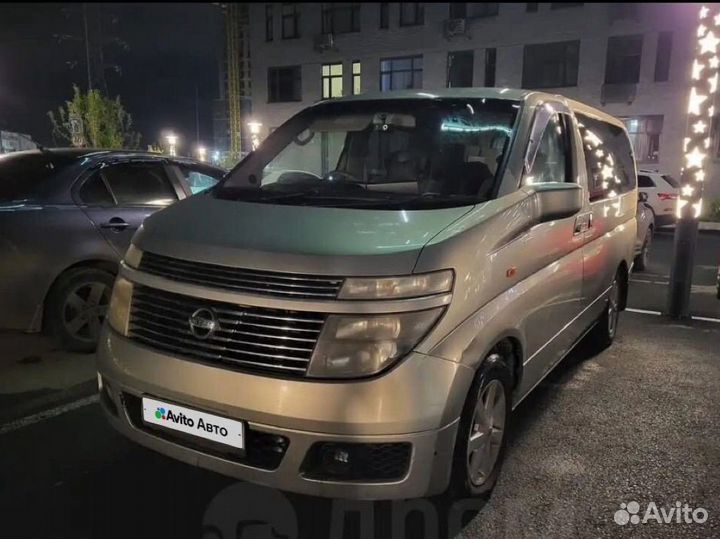 Nissan Elgrand 3.5 AT, 2002, 215 000 км