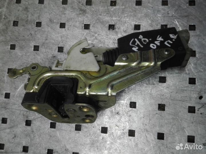 Замок двери передней левой Opel Astra F