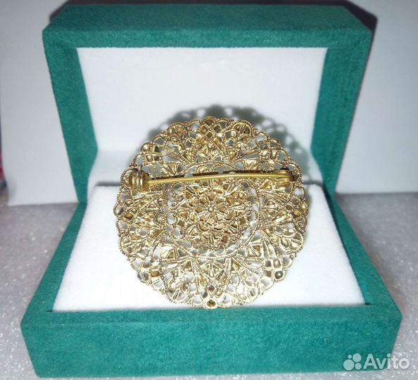 Винтажная брошь красивая, большая