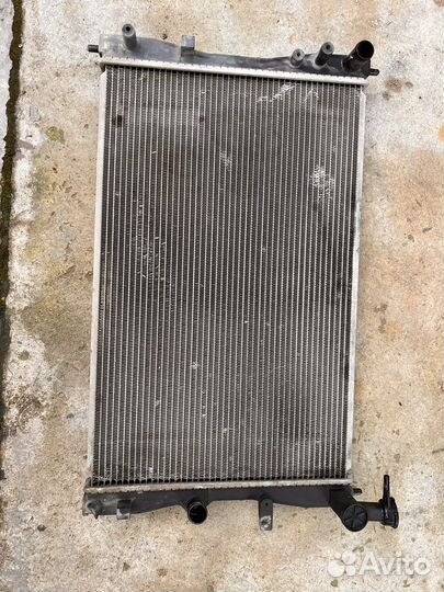 Радиатор охлаждения mitsubishi colt