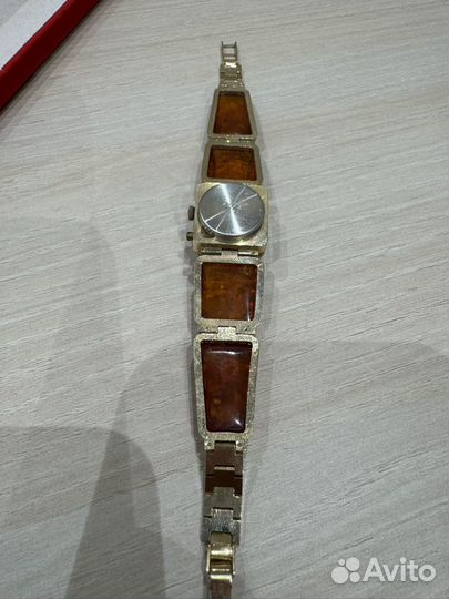 Часы Чайка янтарь