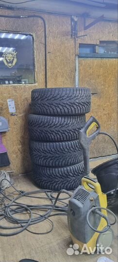 Yokohama IceGuard Stud IG65 285/35 R21