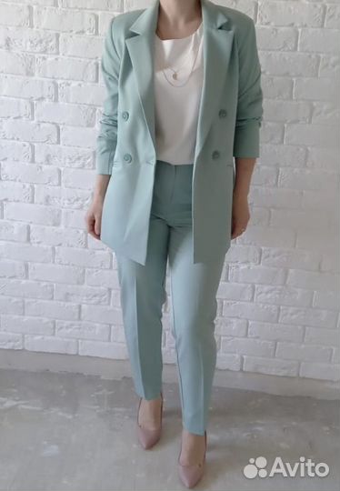 Брючный костюм женский 56 размер