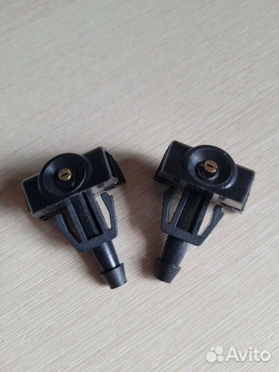 Форсунки омывателя лобового стекла Nissan