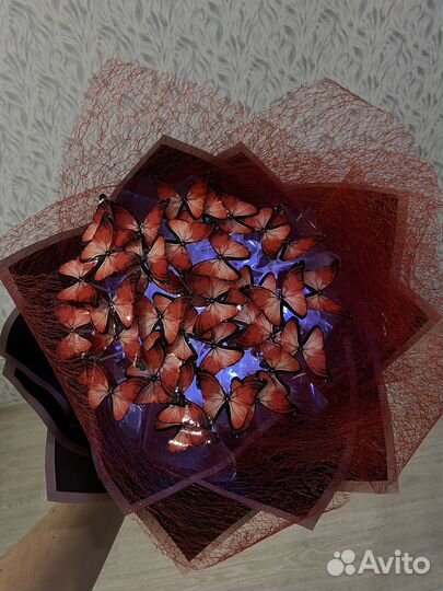 Светящийся букет из бабочек