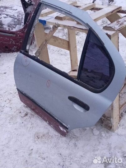 Дверь задняя левая Nissan Primera P11 GA16DE 1996