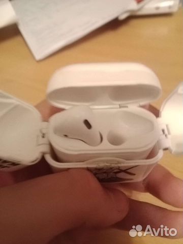 Наушники apple airpods левый