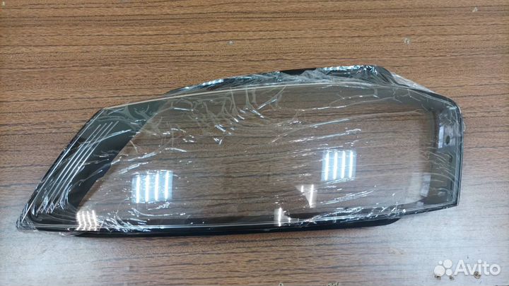 Стекло фары лев Audi A3 8P 2008-2013