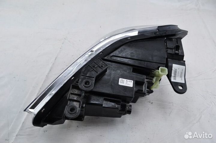 Б/У Б/У Фара правая Genesis G70 2017-2021