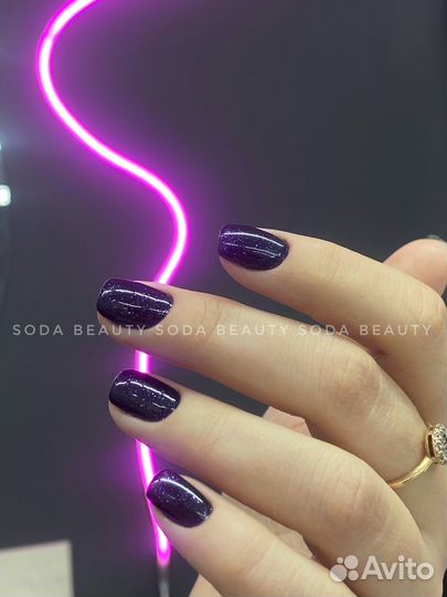 Модель маникюр