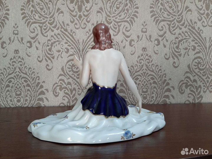 Фарфоровая фигура royal DUX