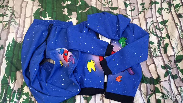 Амонг ас костюм