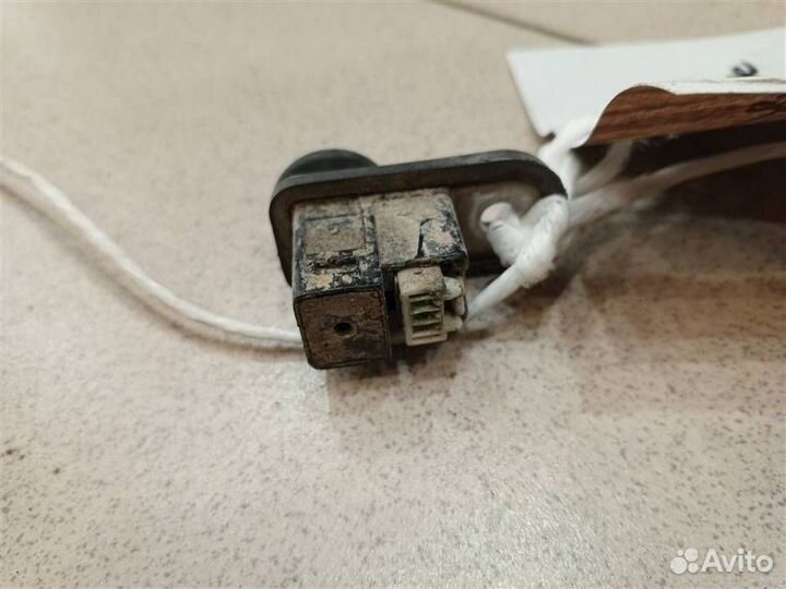 Концевик двери Mitsubishi Pajero iO 1998-2007