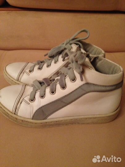 Кроссовки кожаные обмен на молоко или сок
